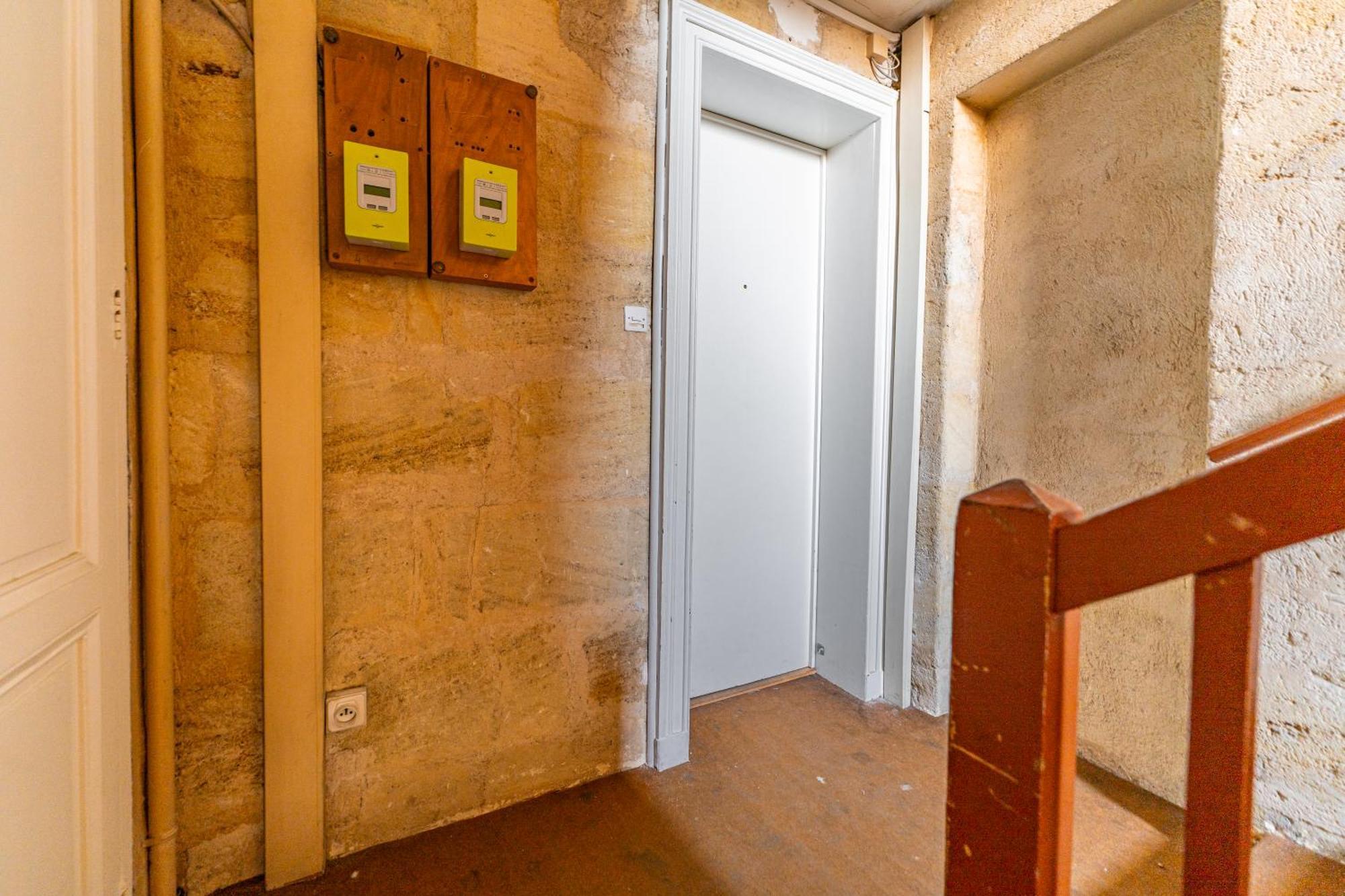 Superbe Appartement De 2 Chambres Au Coeur Du Quartier Gambetta Bordeaux Luaran gambar
